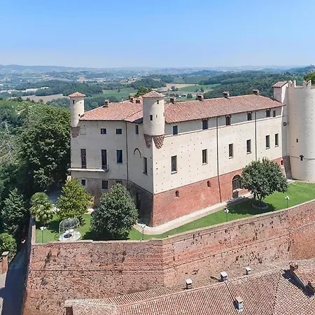 호텔 Castello Di 코르탄제