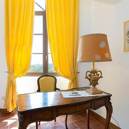 Castello Di 호텔 3*