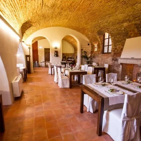 Castello Di 호텔 코르탄제