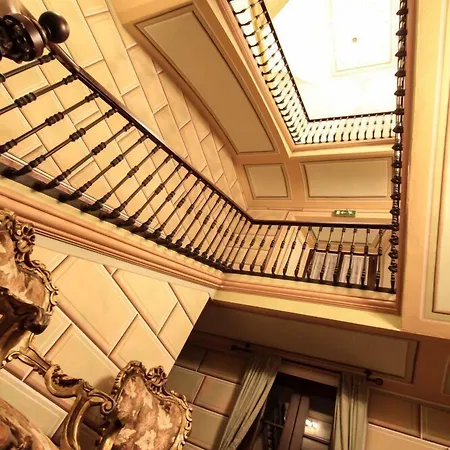 Castello Di 코르탄제