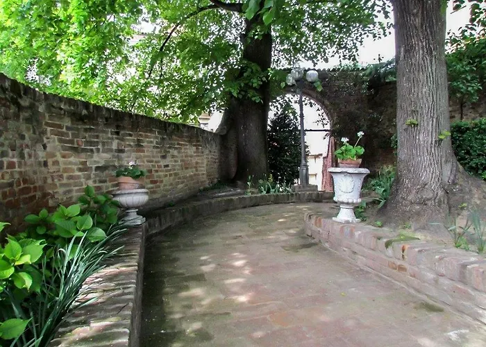 Hotel Castello Di 3*