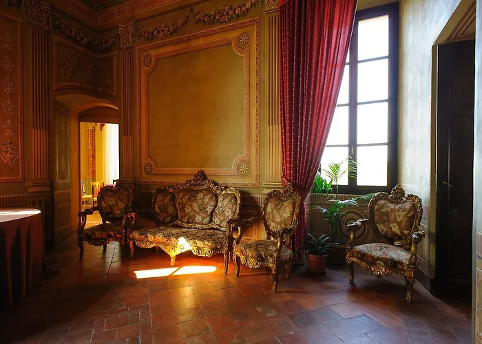 Отель Castello Di