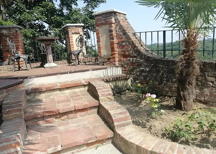 Castello Di Hotel Cortanze